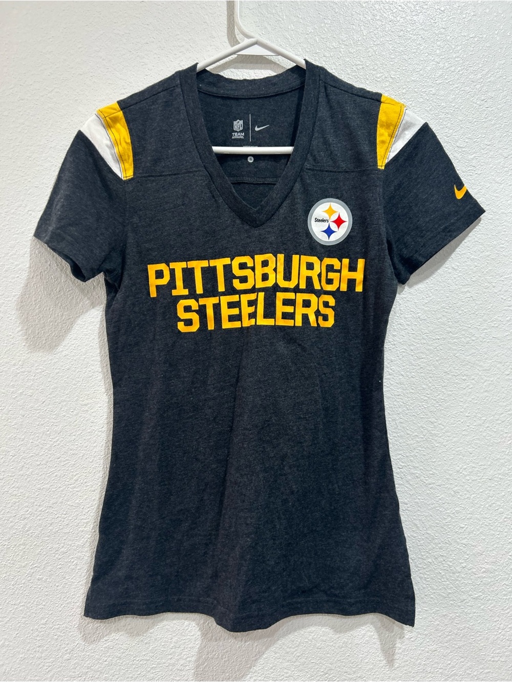 Nike NFL Team Apparel v-neck Short shirt Pittsburgh Steelers Heathered Gray sz S
